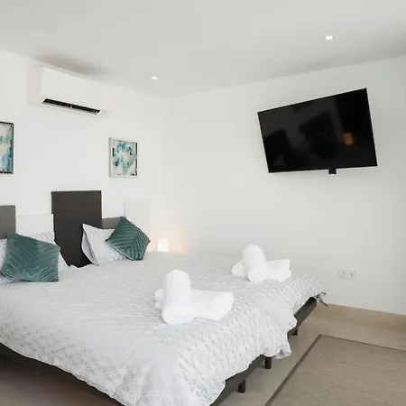 Villa Estellar Puerto del Carmen (Lanzarote)